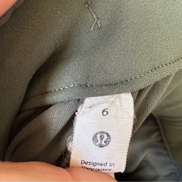 Lululemon On the Fly Jogger Olive Green Cuffed Hem Pull On Pant - Picture 10 of 12
